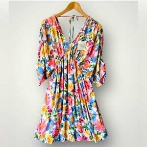 (2 for $29) Gorgeous Floral V-Neck Dress. Size L